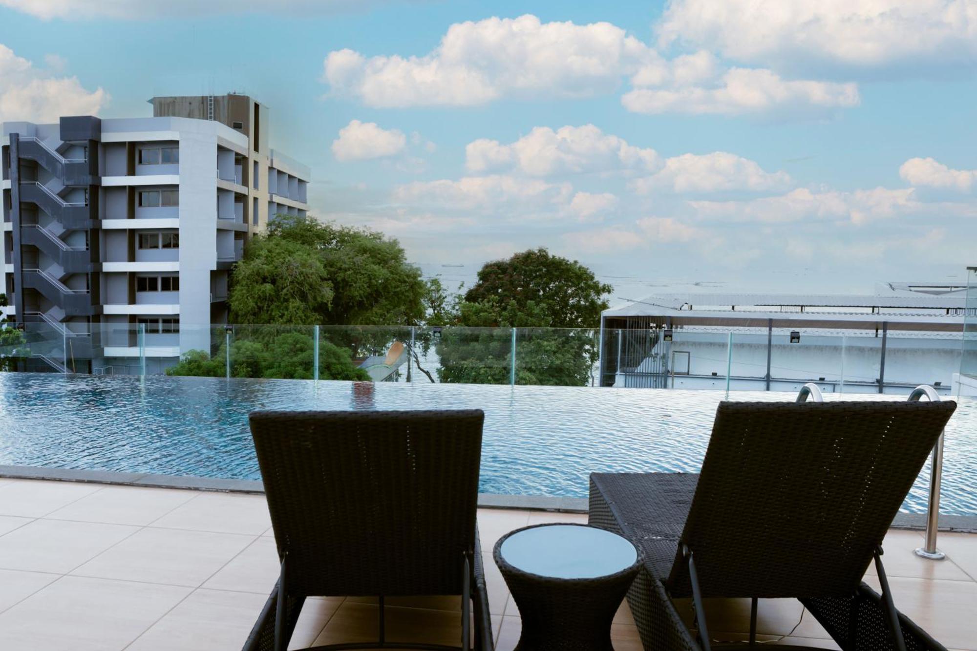 Karin Hotel & Service Apartment - Sha Extra Plus Si Racha Exterior foto